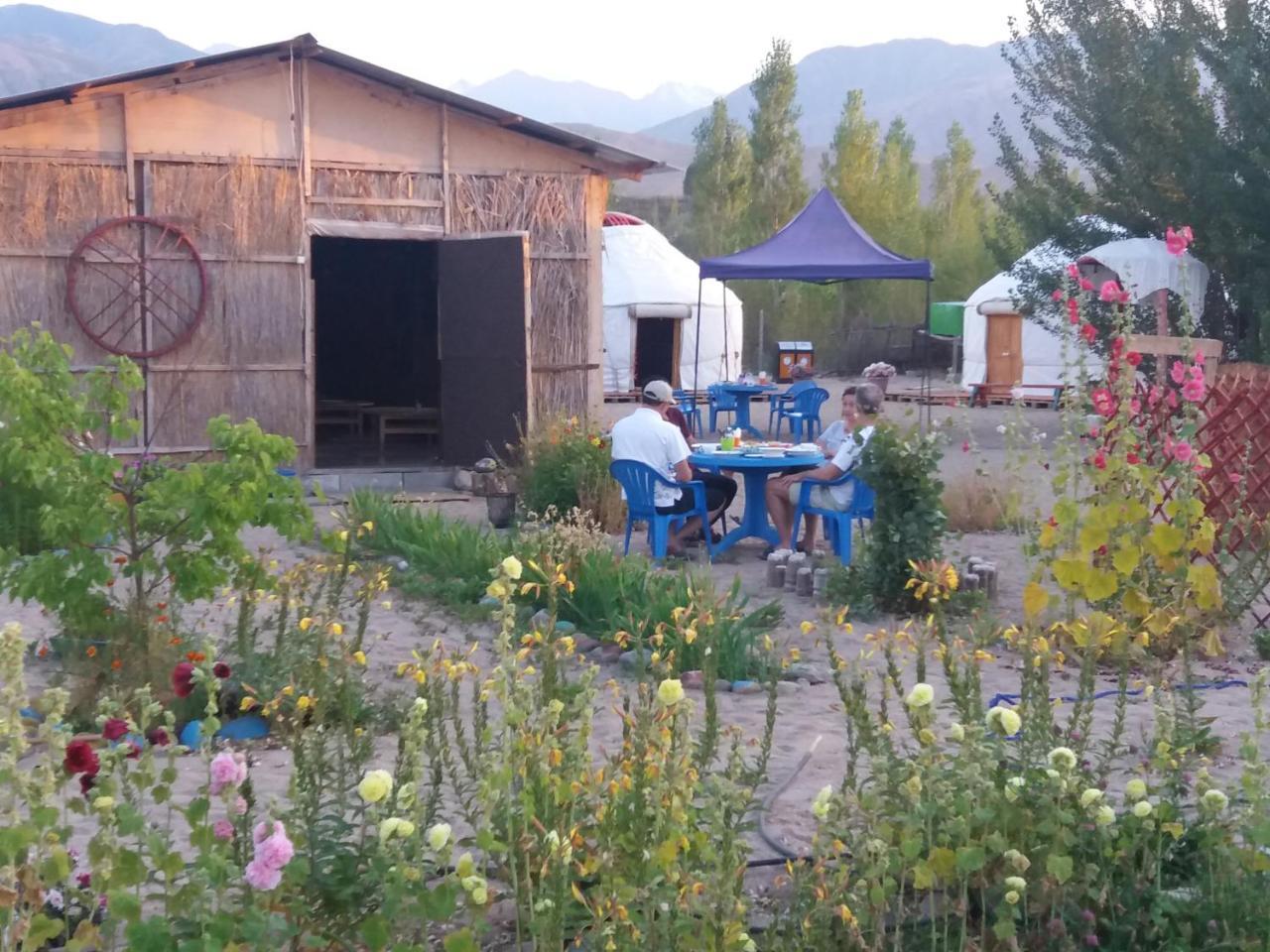 Hotel Yurt Camp Tosor Esterno foto